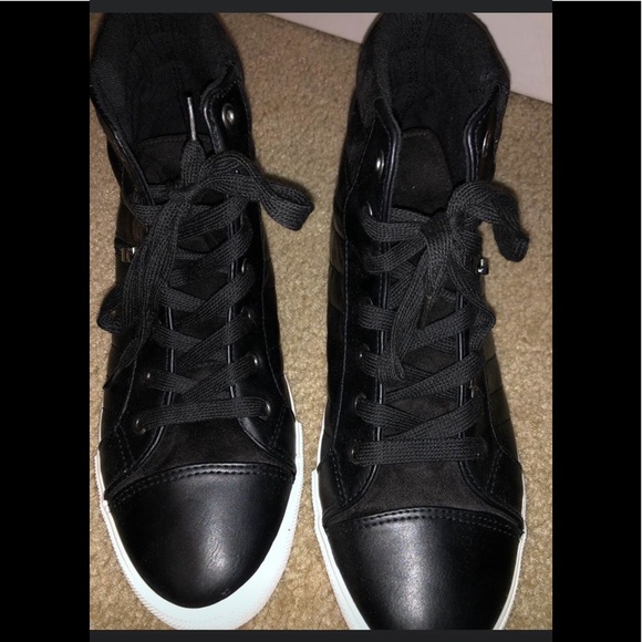 Sneakers - Picture 4 of 5